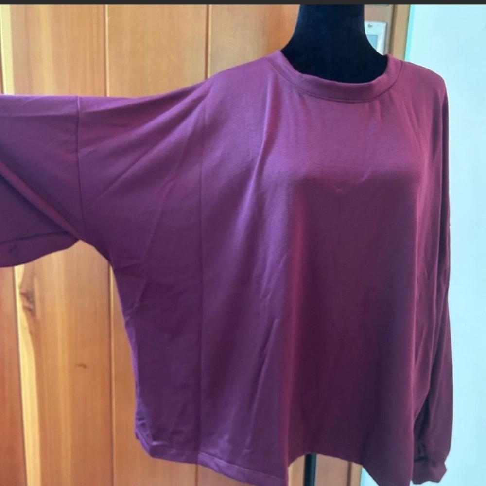 NWOT MAREE POUR TOI 4x plus size sweatshirt color: Wine
